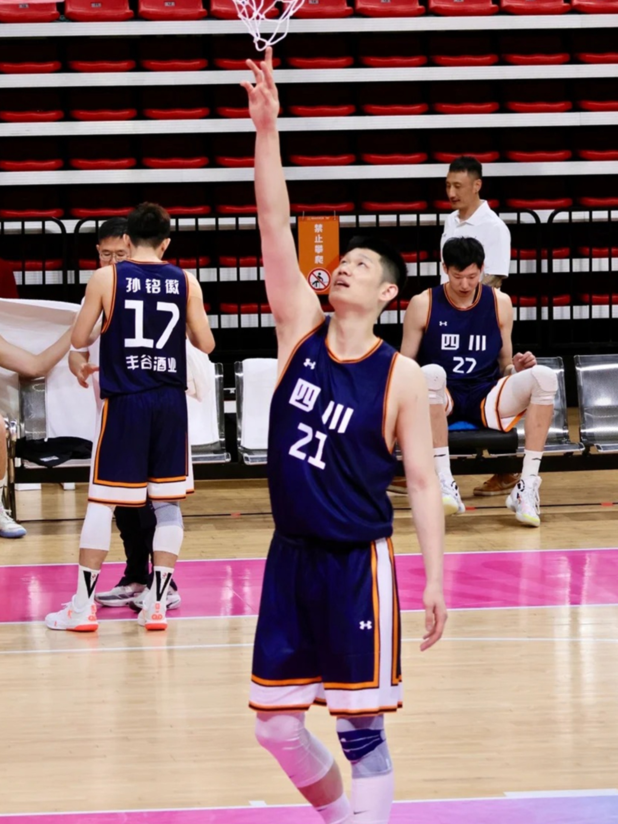 必威体育-包含23年男篮世界杯集锦：胡金秋20分3篮板，带队胜安哥拉的词条