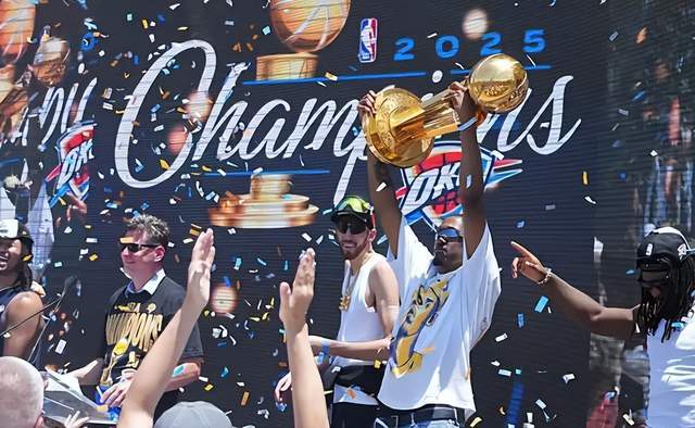 必威体育-NBA交易市场加热！绿军送走波尔津吉斯，欧文降薪续约独行侠的简单介绍